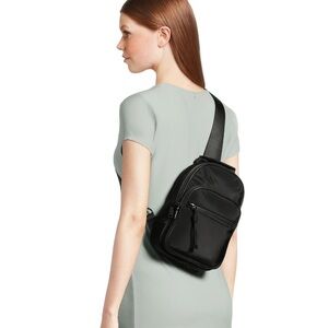 Black Crossbody Sling Zipper‎ Bag